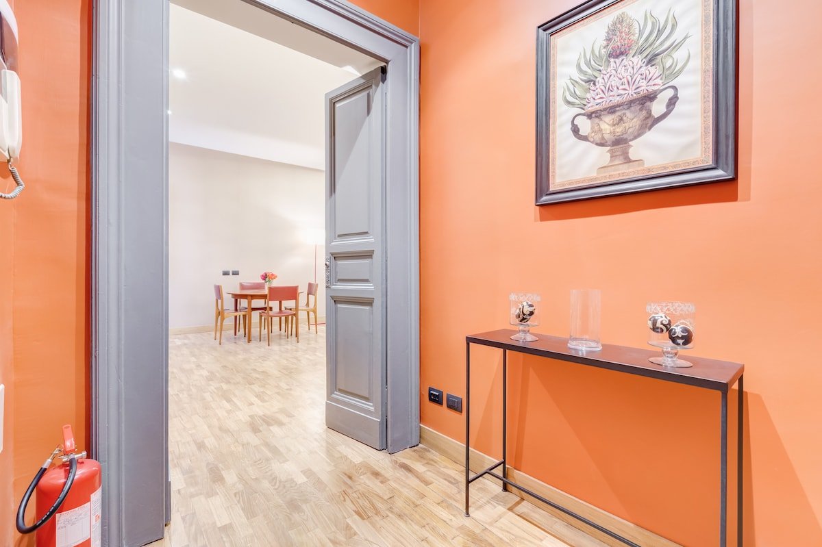 Roma Townhouse Frattina sleeps 6 3 bathrooms gallery image 4