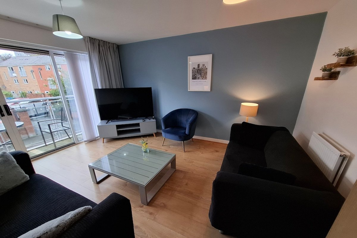 Hulme House. 10 min to Castlefield & Deansgate. gallery image 2