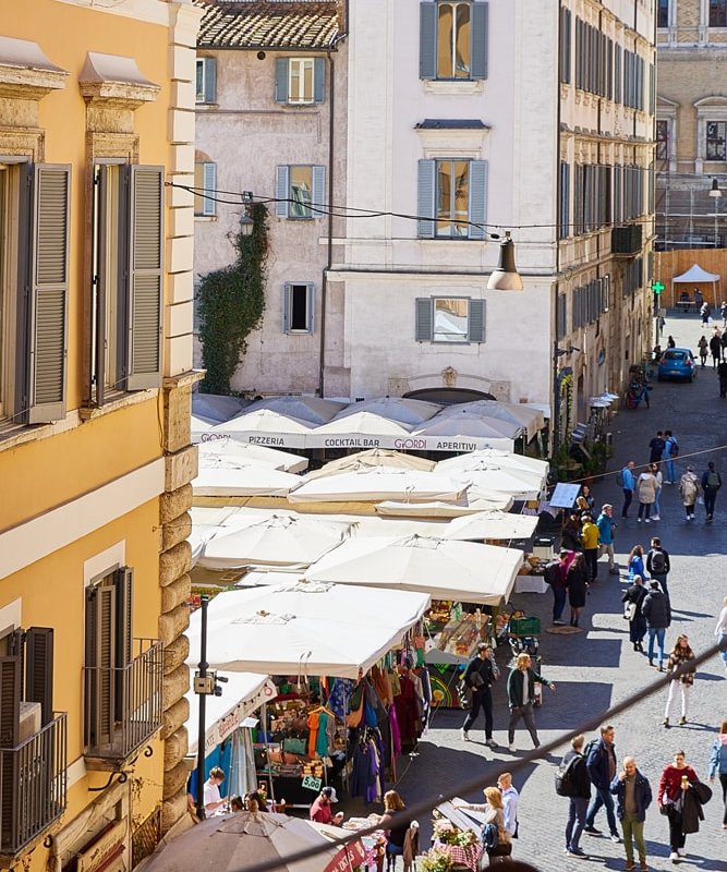 Elegant Home Near Navona Square Center of Rome gallery image 3