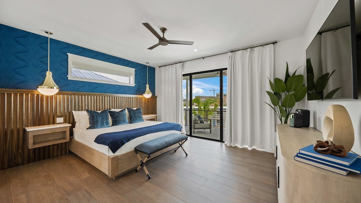 Walk to St. Armands & Beach/Gulf Views/Resort Pool gallery image 4