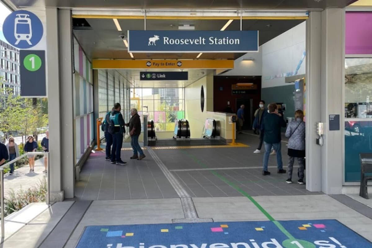 Modern Townhouse @ Roosevelt Stn | Walk2 Greenlake gallery image 5