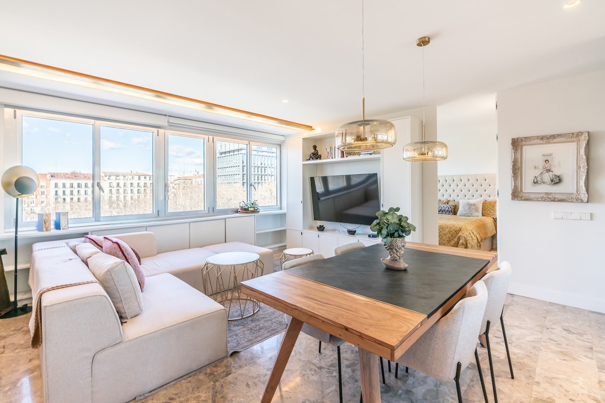 Bright Modern Flat | Heart of Justicia (2) gallery image 2