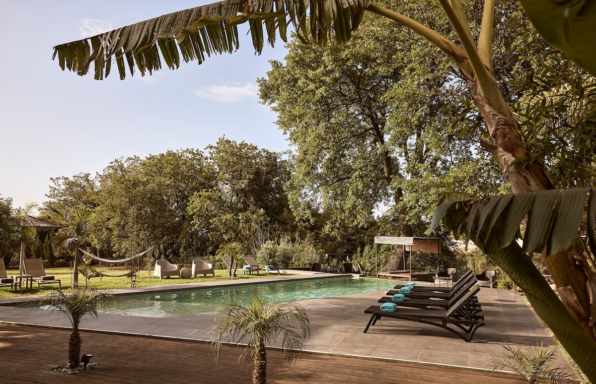 Villa Fuerte, FREE airport shuttle, Pool, Gym, BBQ gallery image 5