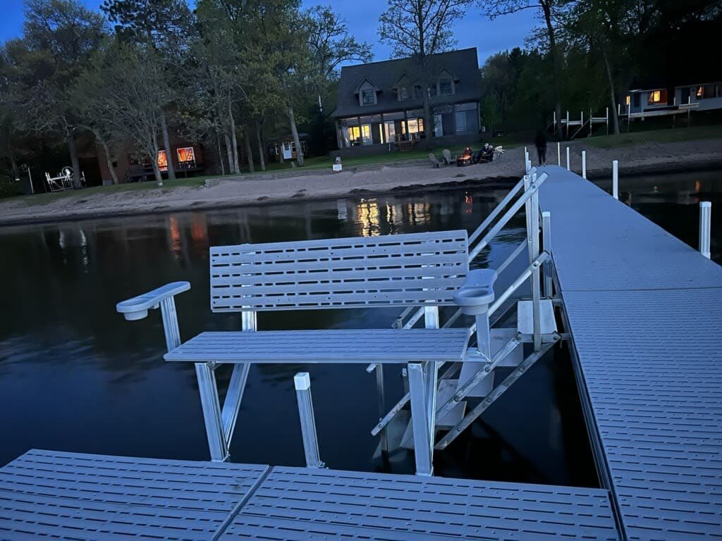 Amazing Beach, Three Season Porch, & Much More! gallery image 4