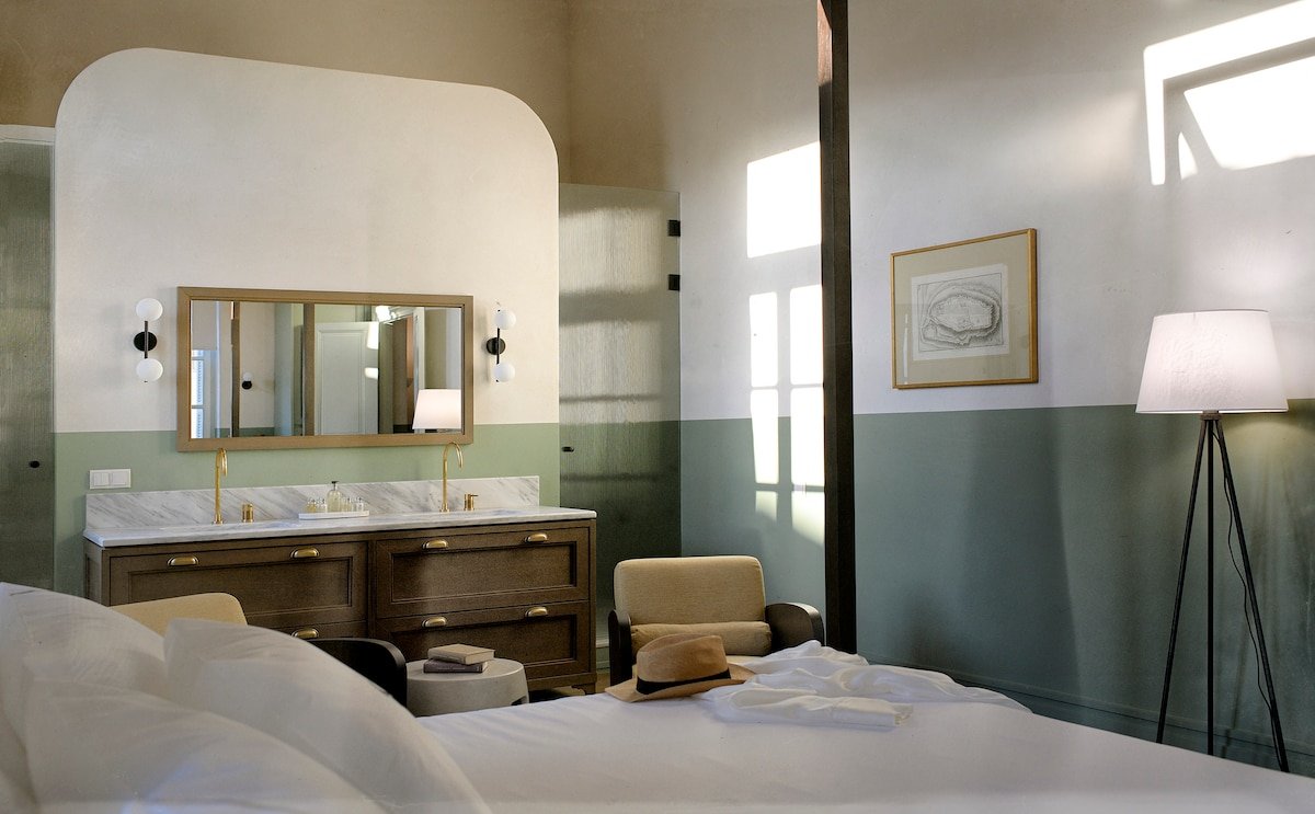 Athinaidos Premium Quarter with Jacuzzi by K&K gallery image 4