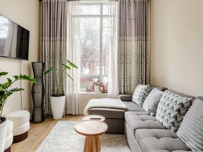 Cozy & Modern Escape Near Yorkville