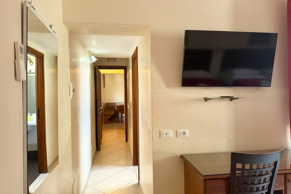 Appartamento con balcone 3 camere da letto 3 bagni gallery image 5