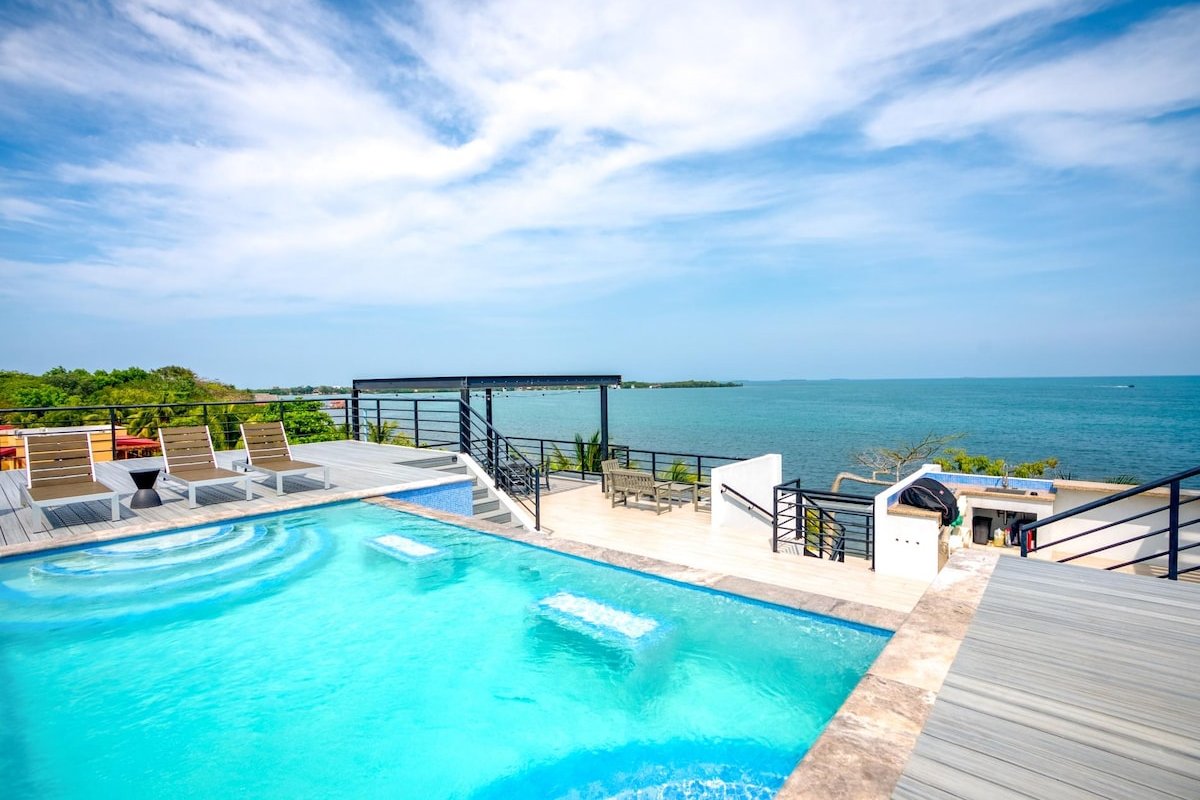 Beachfront Condo Complex In Placencia Village gallery image 5