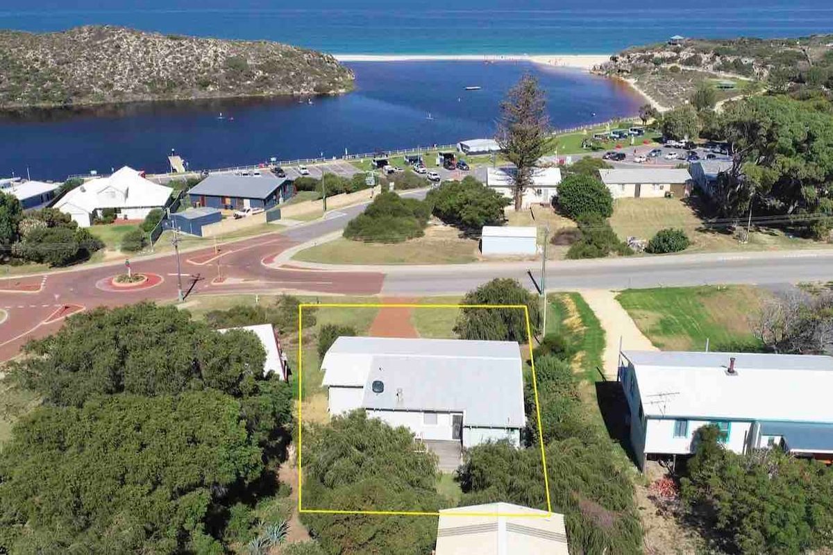 Moore to Sea~Spectacular views in stylish comfort gallery image 3