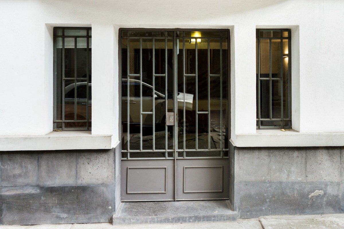 Explore La Roma from an Industrial-Chic Apartment gallery image 4