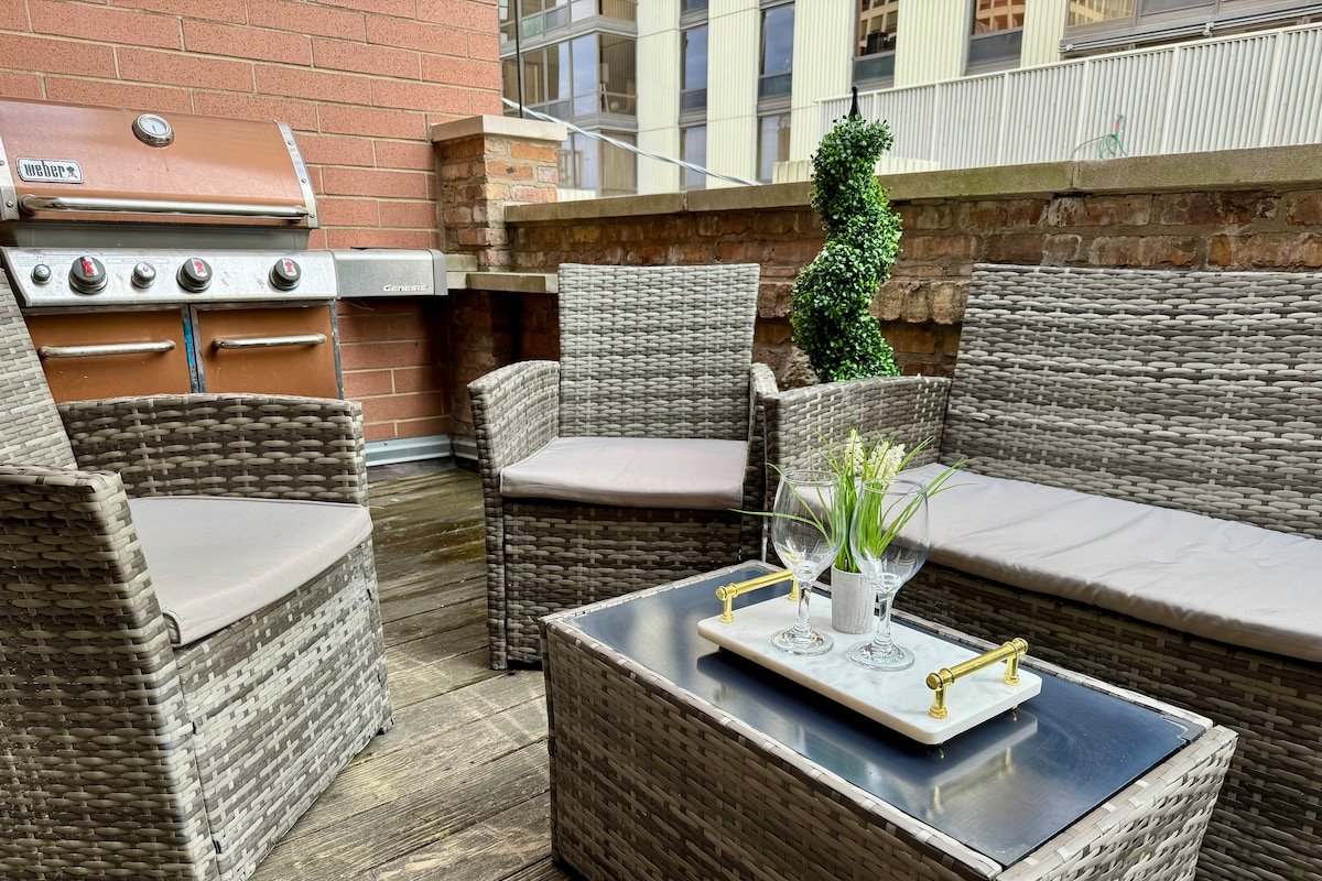 Spectacular Gilded Age Gold Coast Mansion w/Deck gallery image 5