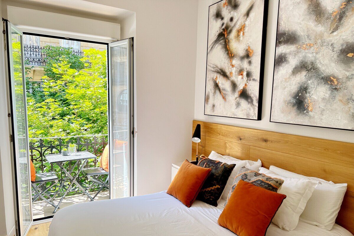 ♥︎ Heart of Midtown ⎮⎮ 5 balconies⎮⎮Walk Score 99 gallery image 3