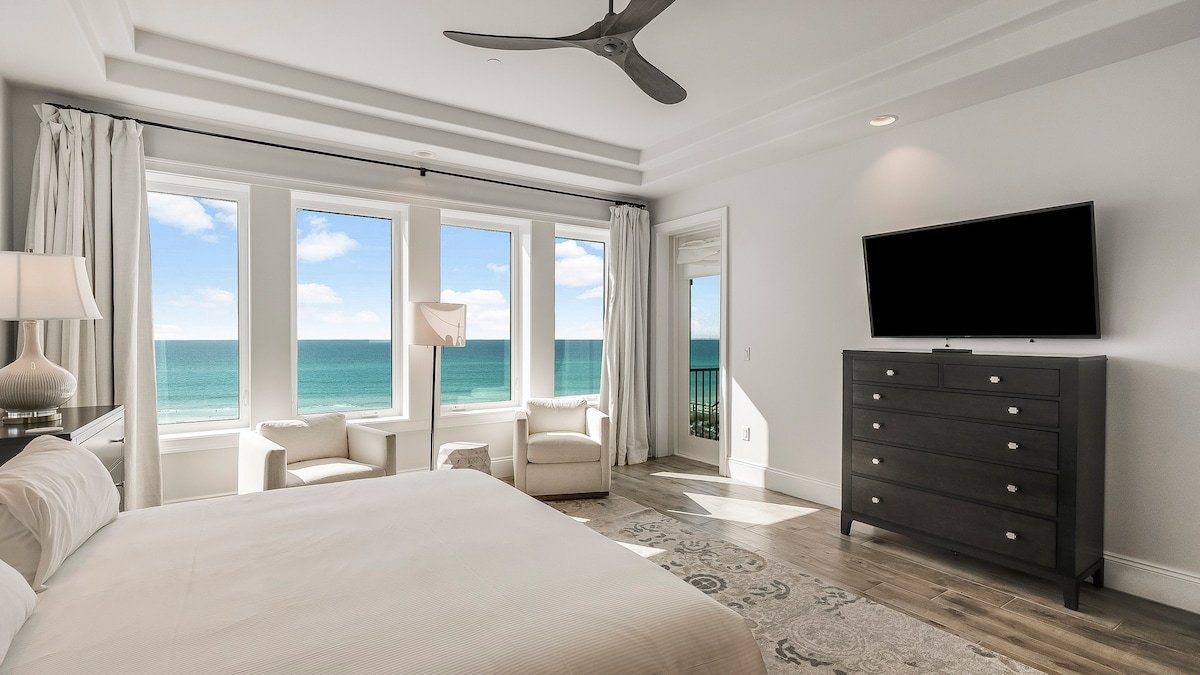 Azzurro Dream|Private Deeded Beach|Gulf Front|Pool gallery image 3