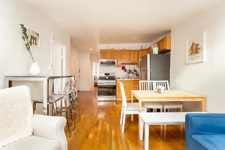 Bright Sunny Apt with 1.5 bath King Bed gallery image 4