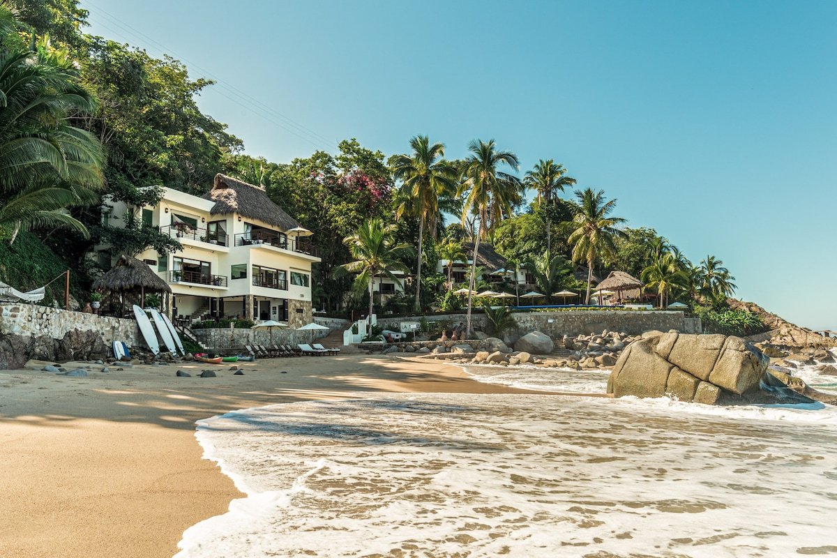 La Troza Beach Estate