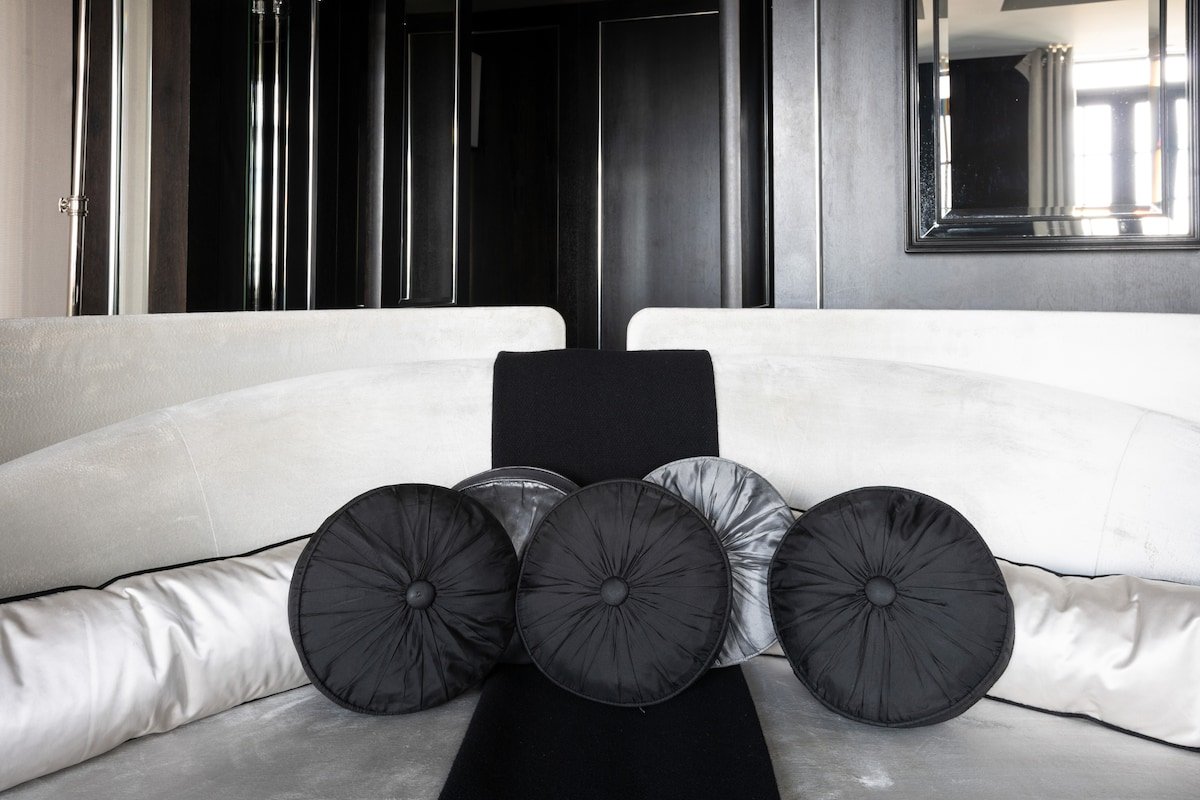 Knightsbridge Penthouse gallery image 3