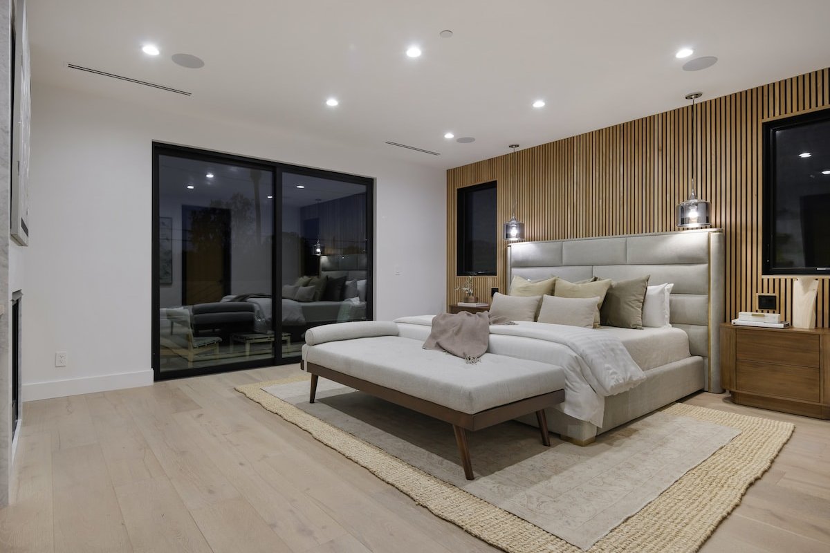 Modern Studio City 4BD Farmhouse w/ Office gallery image 5