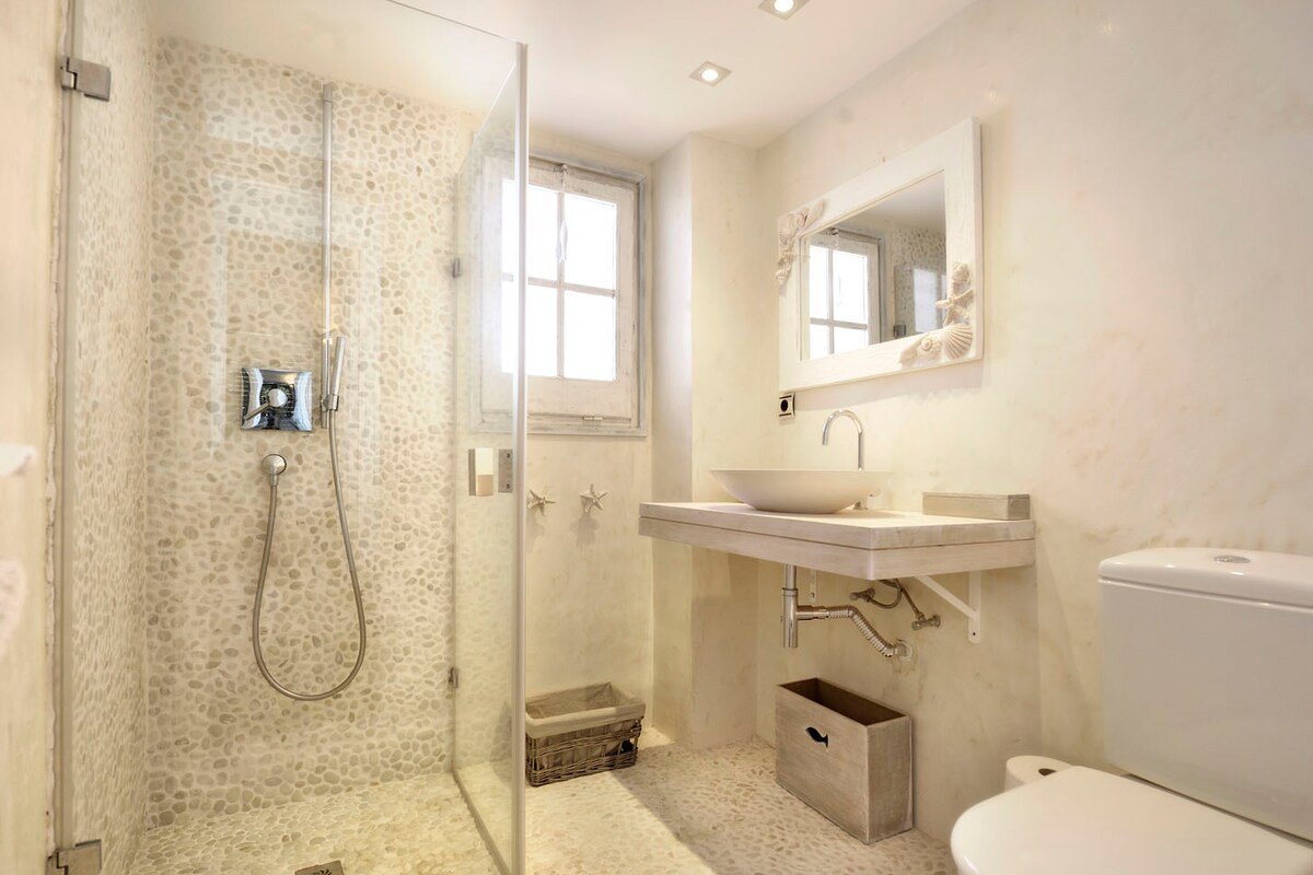 Casa blanca de Begur con vistas al mar y piscina gallery image 5