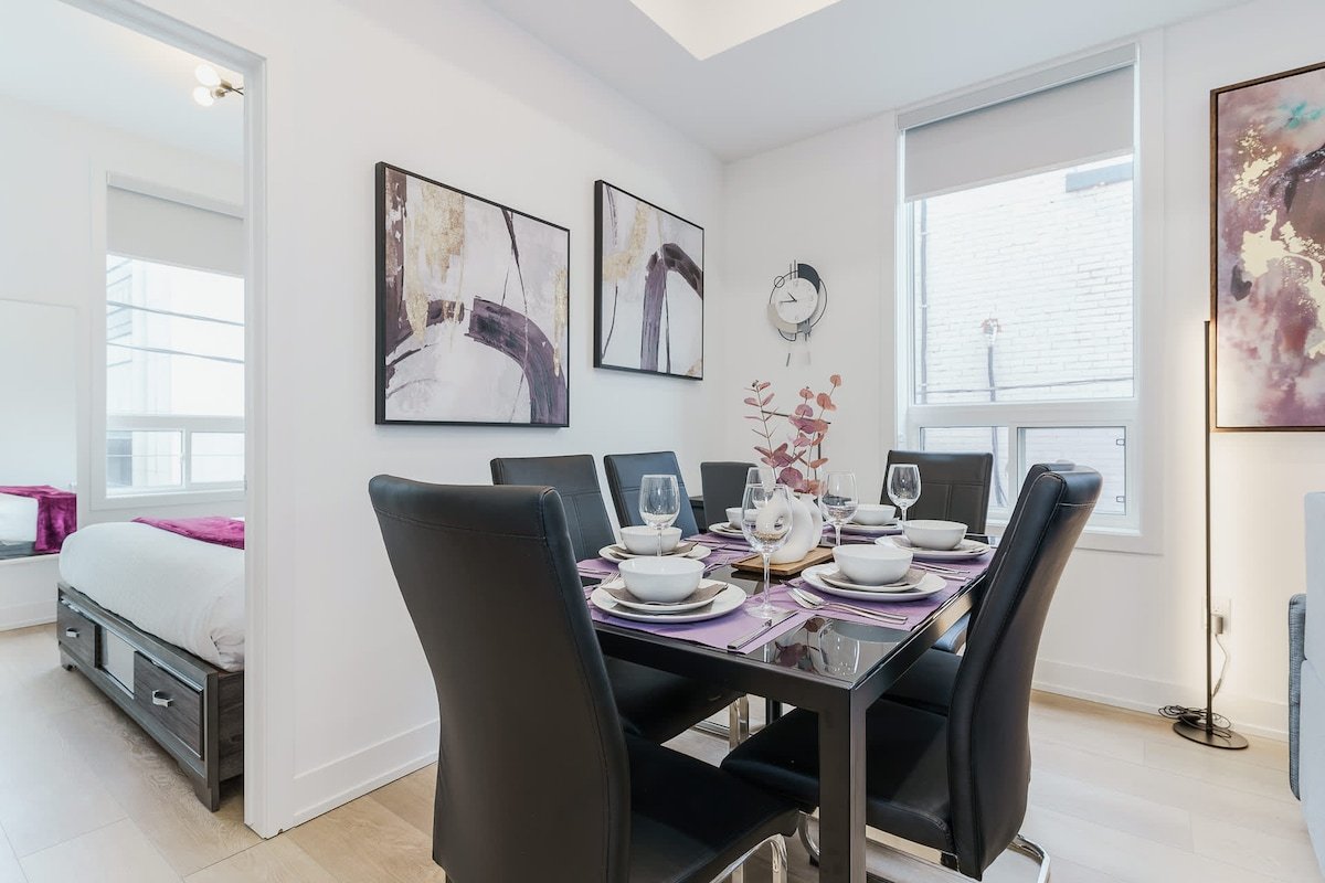 Casa Hotels McCaul | Brand New Stylish DT Stay gallery image 5