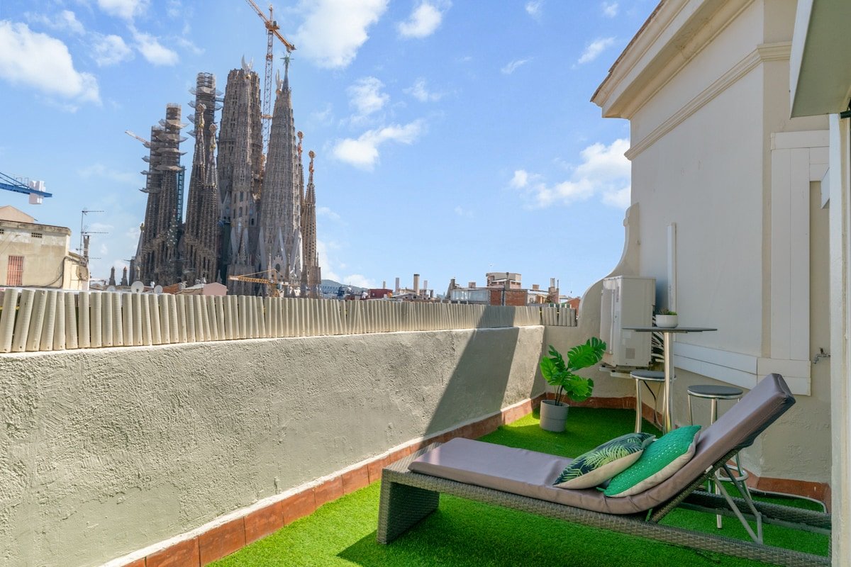 Fabulous Penthouse private terrace Sagrada Familia gallery image 3