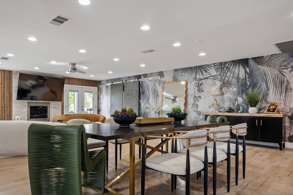 ❤️Luxury Villa 4BRx4BA w/pool 10 mins from strip❤️ gallery image 5