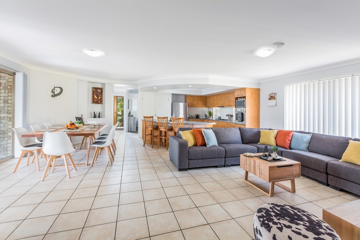 Kidman Place – Spacious Luxury+ Free Wi-Fi + Wine gallery image 2