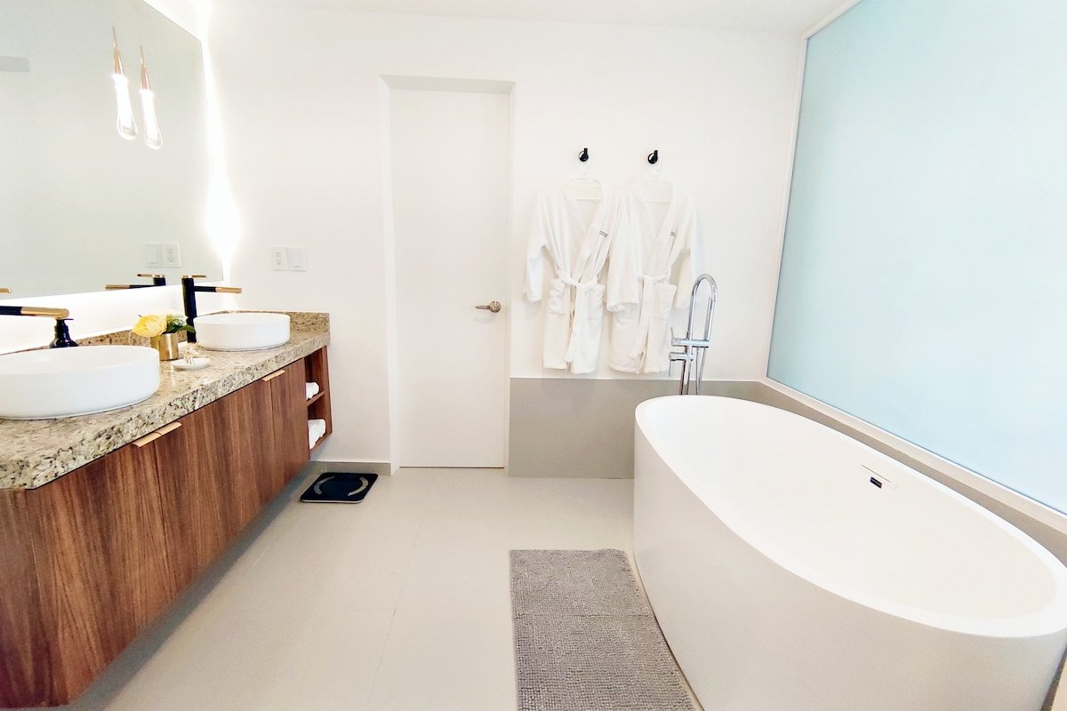 Polanco+Soumaya+Masaryk+King Bed+Tub -3BR 3BT gallery image 5