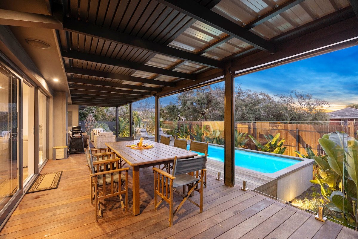 Galene Getaway Walk to Beach, Pool & Fire gallery image 5