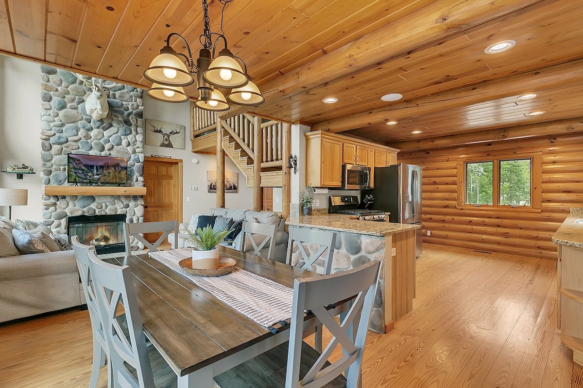 Mille Lacs Lake Lodge-Game Room-Theatre and More! gallery image 5