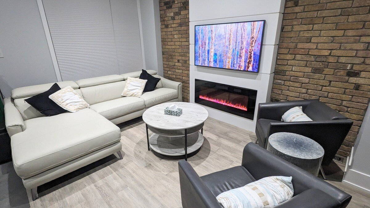 Modern Home – 20min to Downtown w/ Outdoor Patio gallery image 2