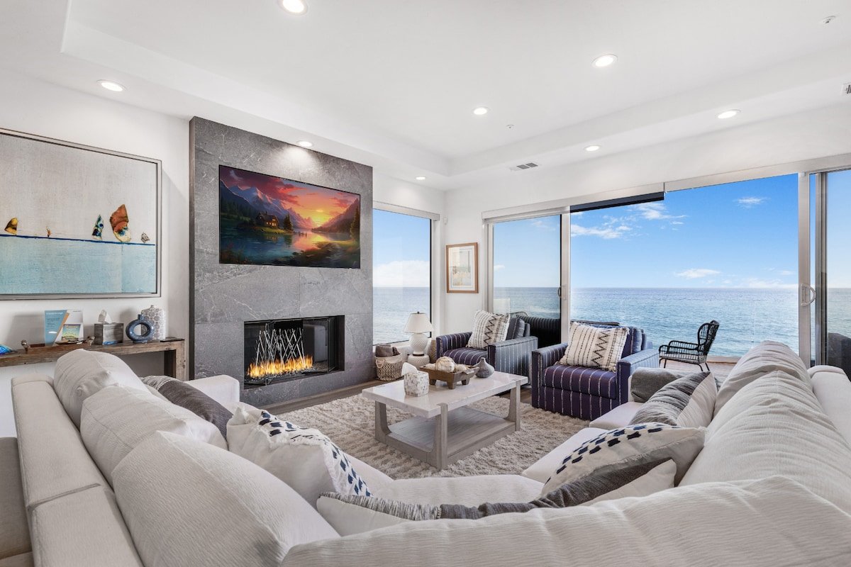 Malibu Beachfront Bliss with Coastline Views gallery image 4