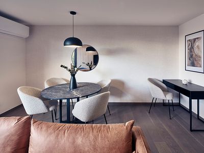 Condesa cool balcony Ste 2br/2ba pool & gym 4 pax