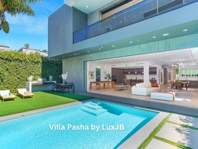 Villa Pasha by LuxJB | 16 Guest I 8 Bed Cinema Gym