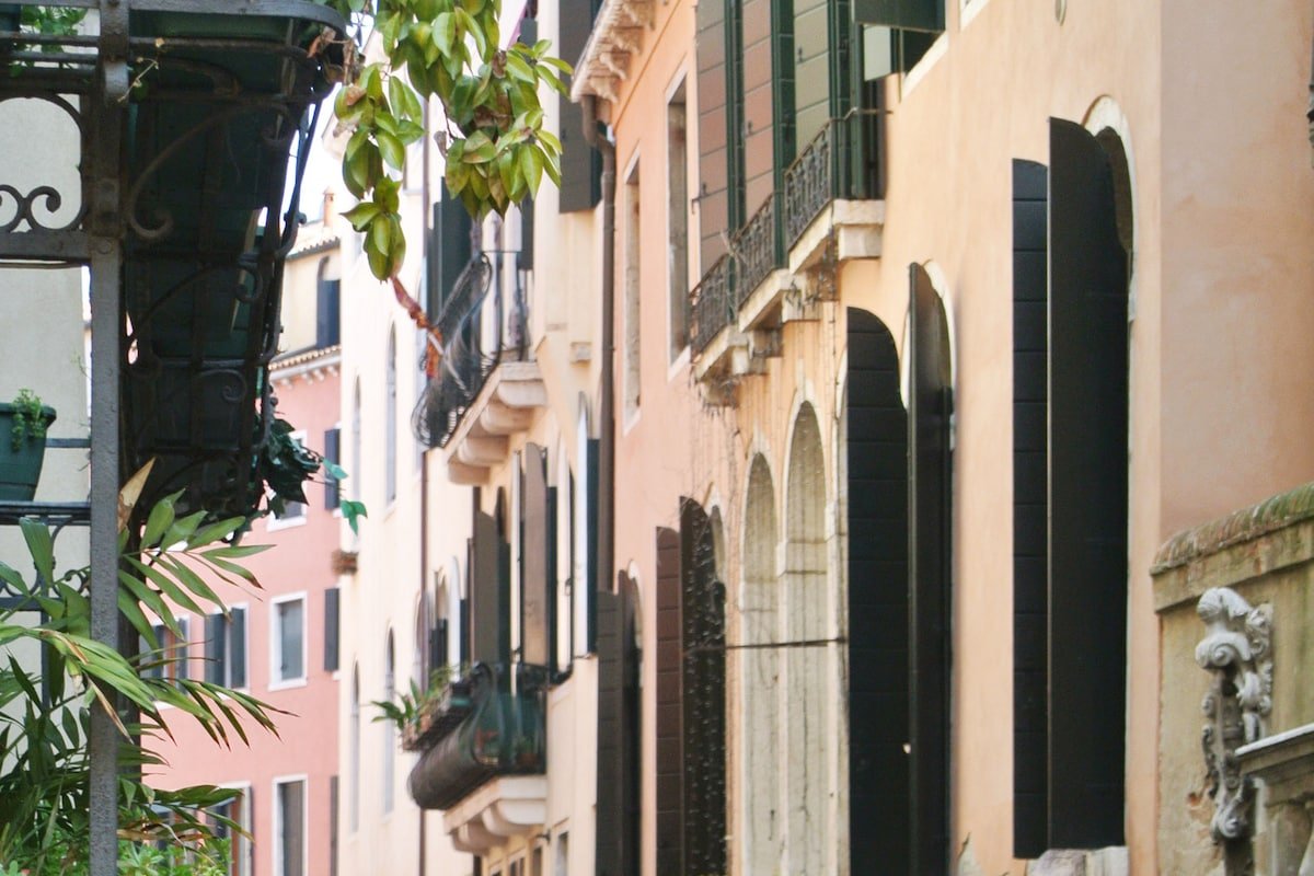 A 250 square metres apt in the heart of Venice gallery image 3