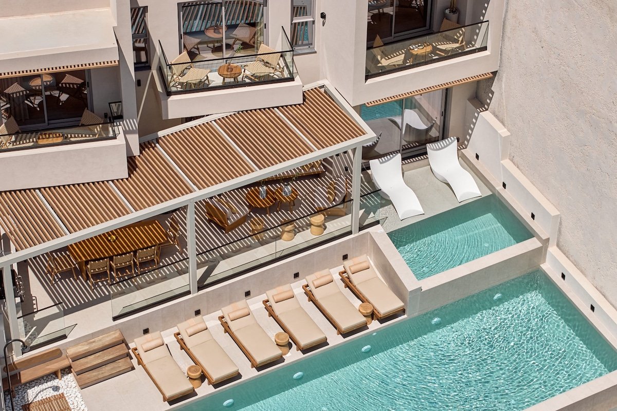 Ficus Seafront Villa, walk to Bali Beach & Dinning gallery image 5