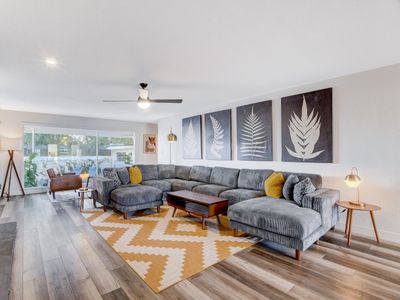 Mid-century Home near Strip/Downtown w/Heated Pool