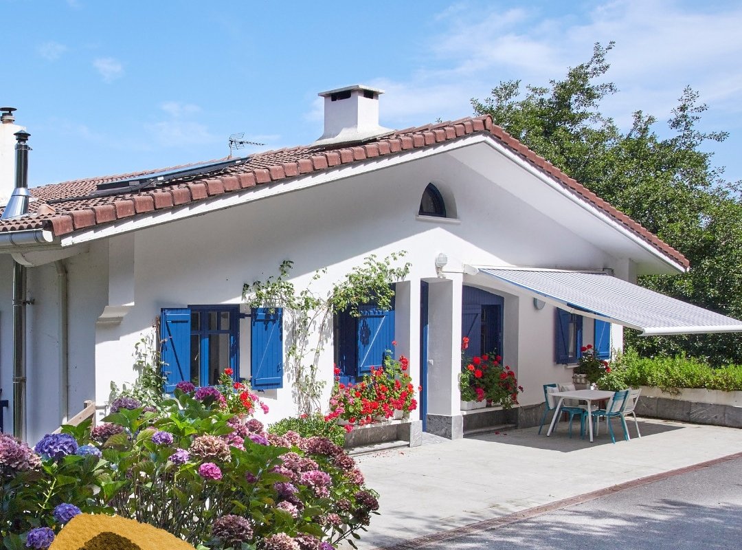 Beautiful Basque House With Magnificent Views. gallery image 2