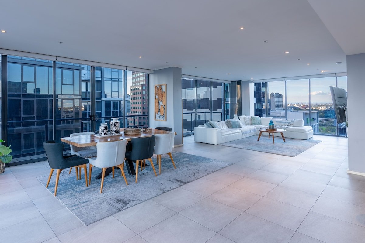 Perfect 4 Bedroom Penthouse close to Casino