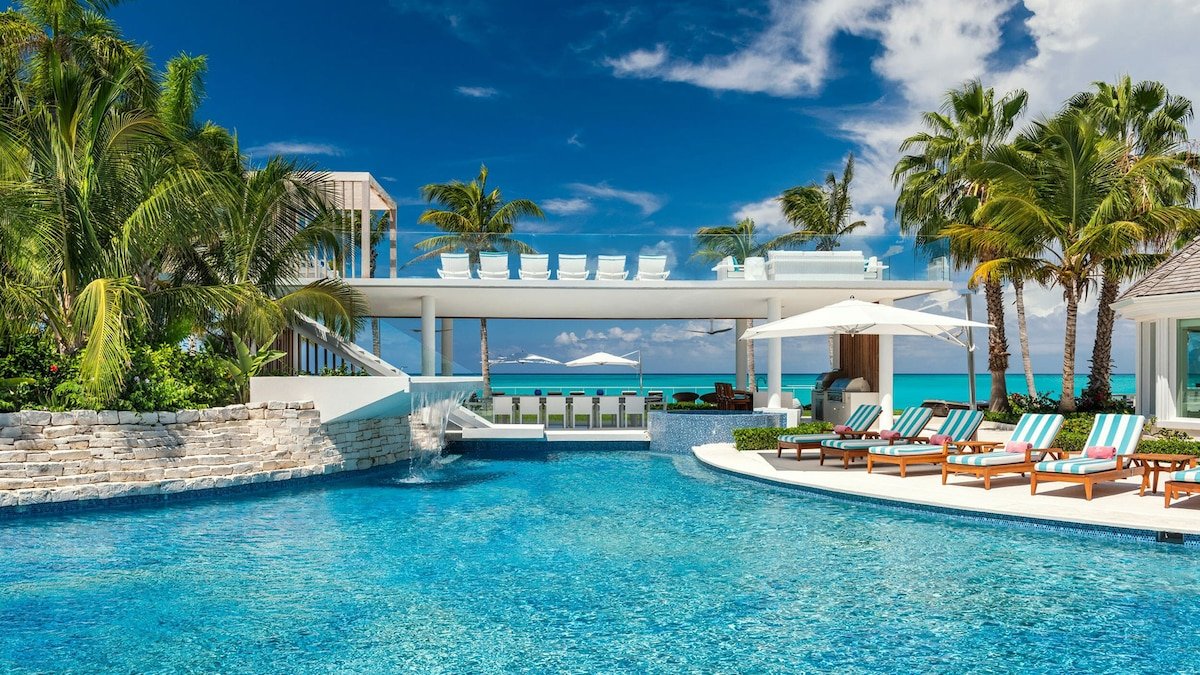 Salacia Villa at Grace Bay Beach