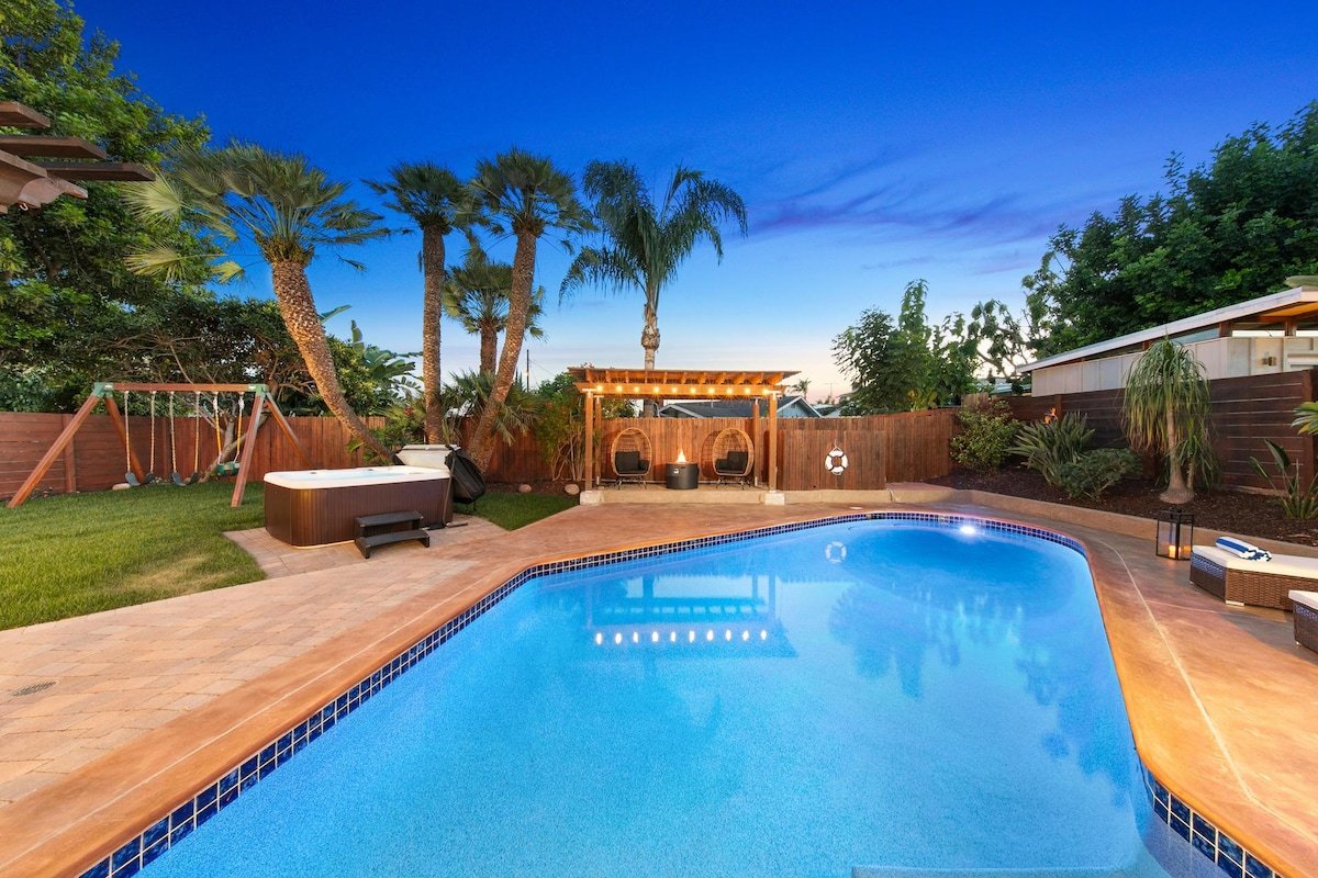 SoCal Lux: Solar Heated Pool | Spa|Game Room|Grill gallery image 2