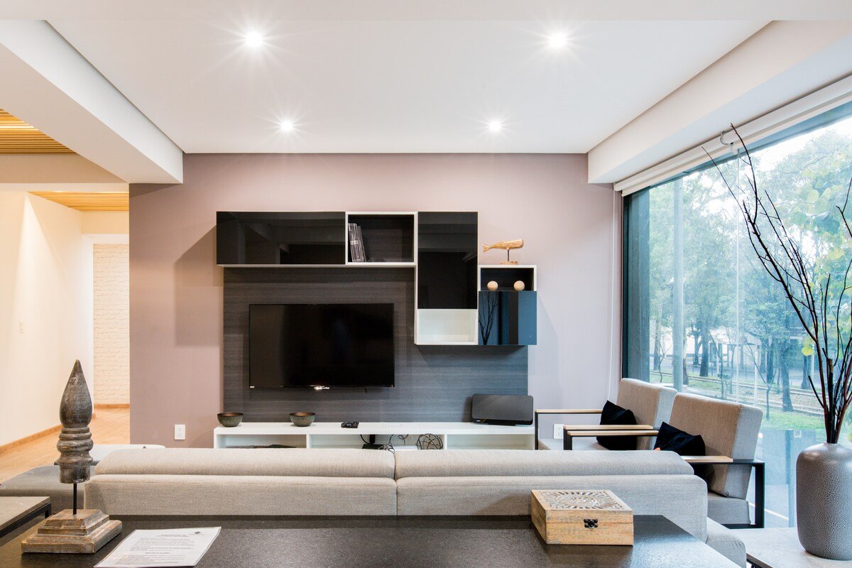 Secret Atrium in Modern Polanco Apartment gallery image 5