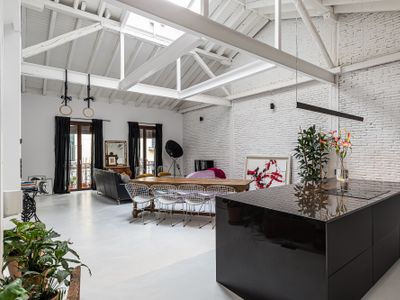 Gorgeous LOFT in SOL *4BD/4BTH in suite*