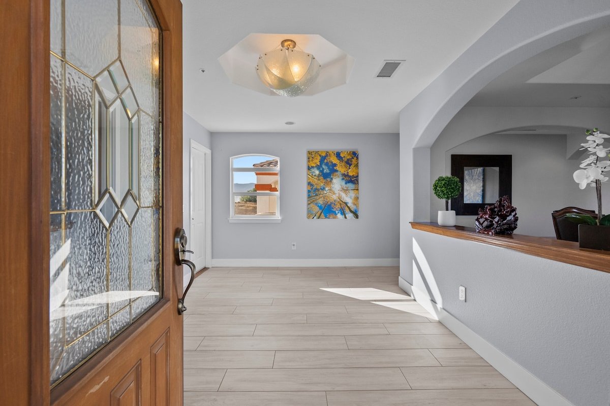 Beautiful private mountain estate on 10 acres gallery image 4