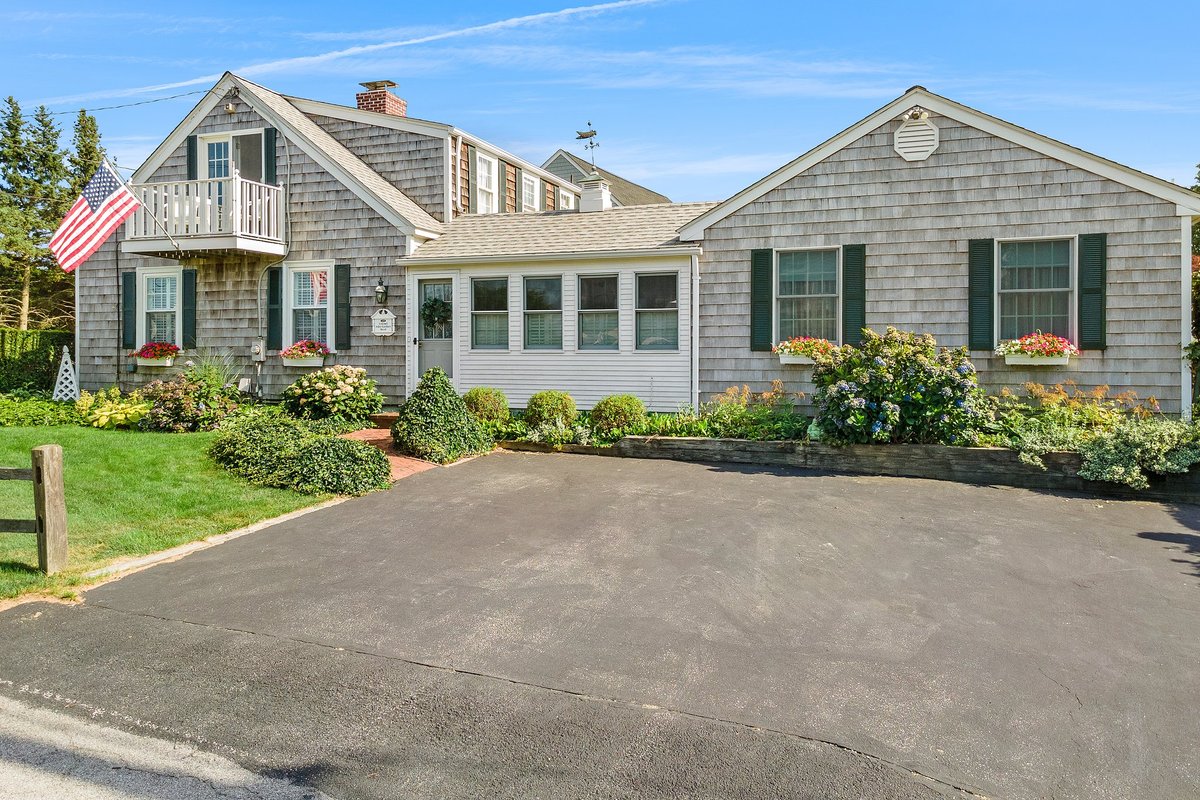 Colonel John’s Classic New England Cape