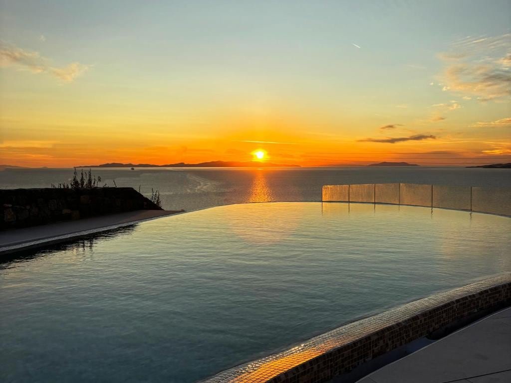 Ilia Villa- White Rock Suites & Villas gallery image 3