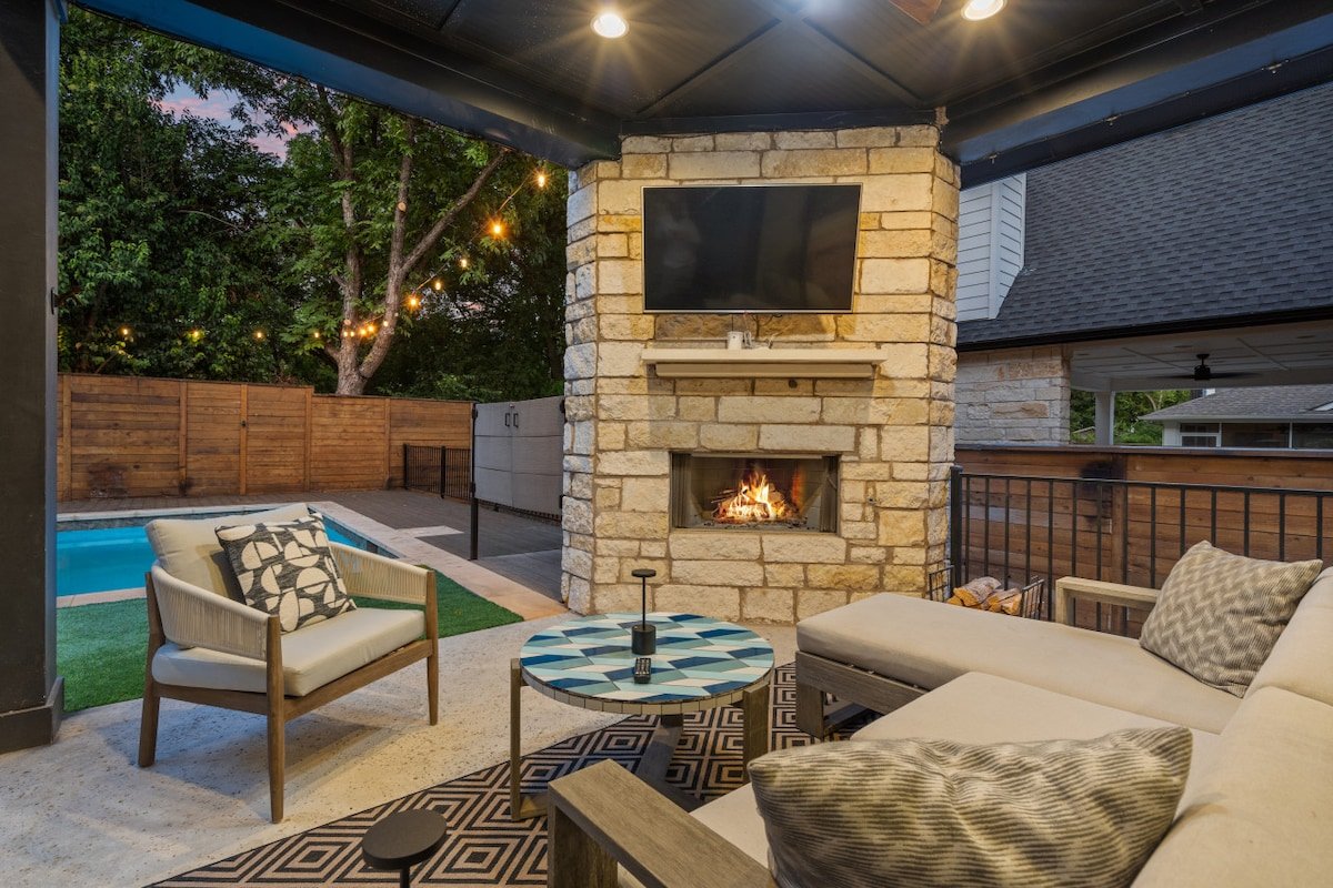 Zilker Home, Heated Pool, Hot Tub, Fire Pit gallery image 5
