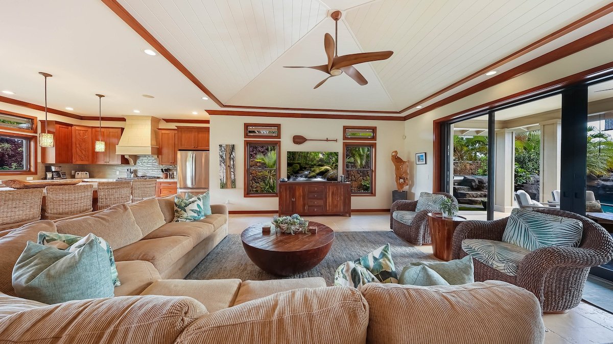 Amazing Golf View Private Pool & Hot Tub Sleep 10 gallery image 4