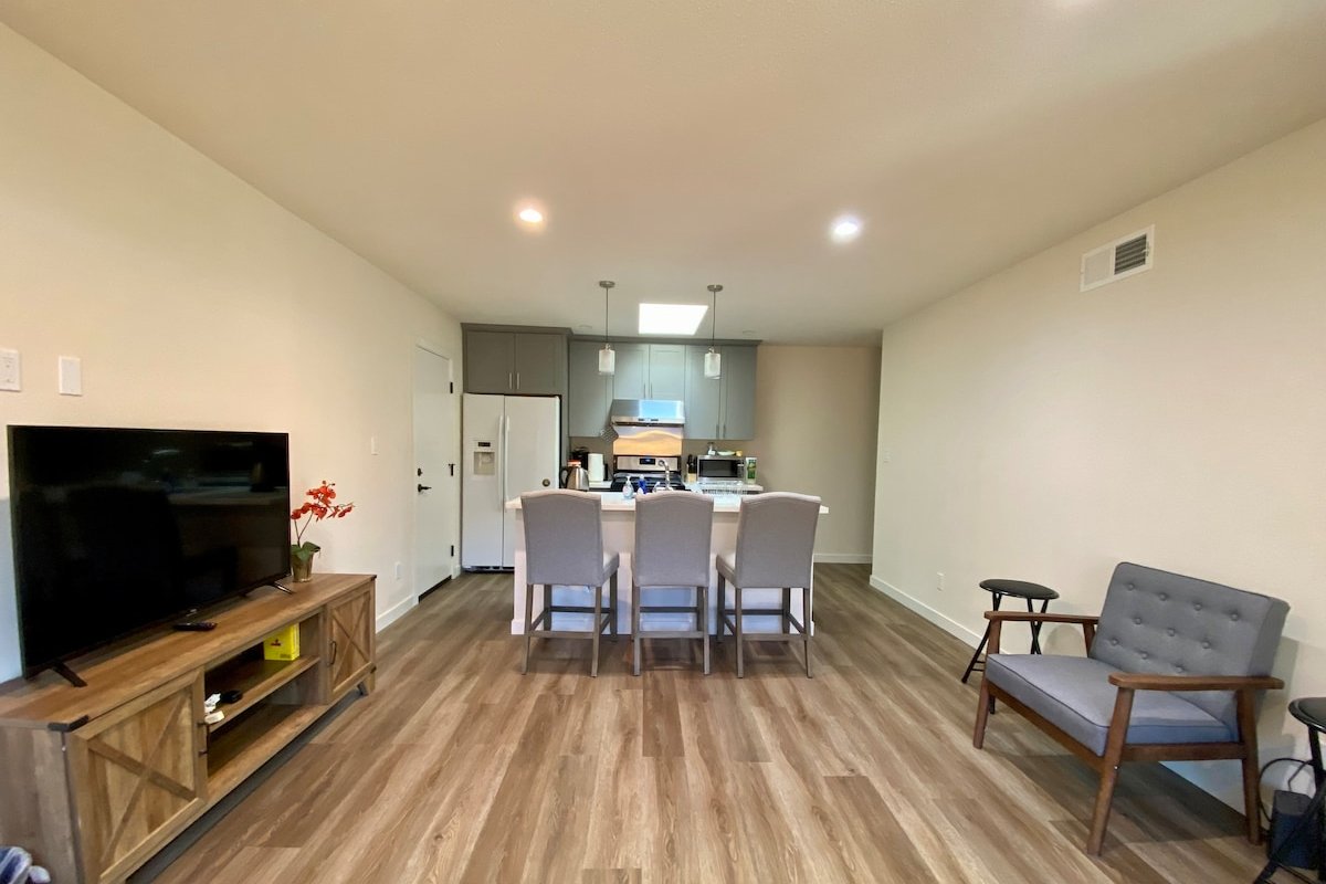 Newly remodel & convenient 4 bd/4ba @San Jose gallery image 2