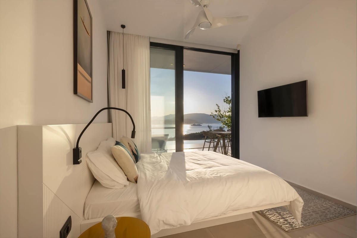 Hanassa gallery image 2