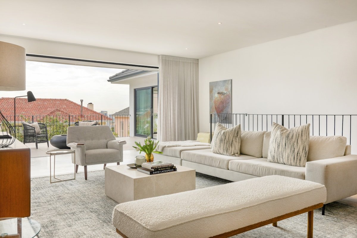 Natural Modern, 3 bed, Family home in Oranjezicht gallery image 2